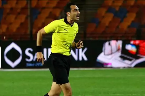 للمرة الأولى.. طارق مجدي حكمًا لموقعة بيراميدز والمصري في الدوري